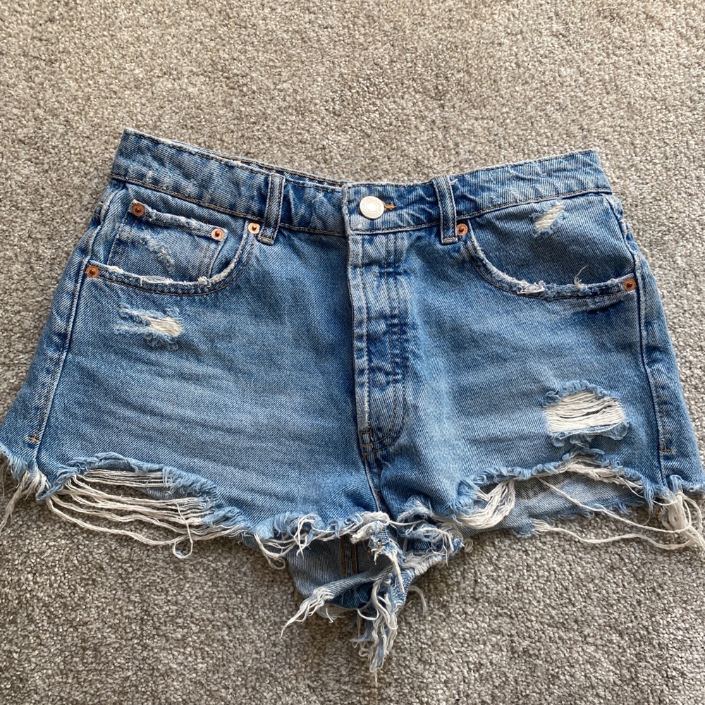 High Waist distressed shorts